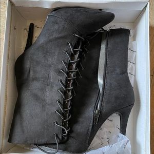 Heel boots
